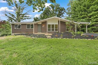 1036 Orchard Lakes Drive, St Louis, MO 63146