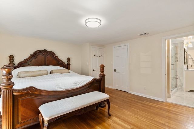 560 Worcester St, Wellesley, MA 02481
