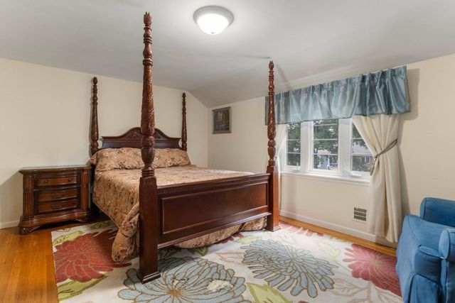 560 Worcester St, Wellesley, MA 02481