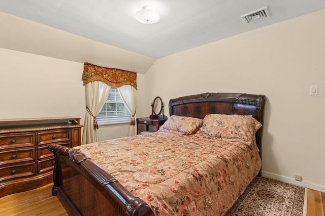 560 Worcester St, Wellesley, MA 02481