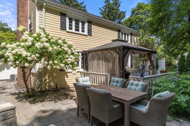 560 Worcester St, Wellesley, MA 02481