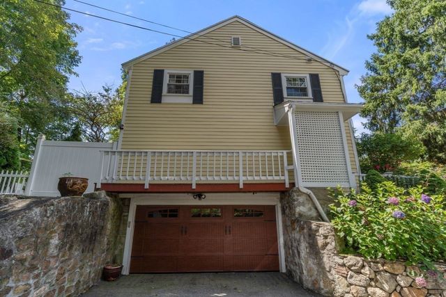 560 Worcester St, Wellesley, MA 02481