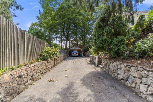 560 Worcester St, Wellesley, MA 02481