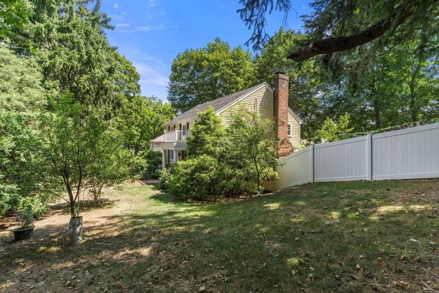 560 Worcester St, Wellesley, MA 02481