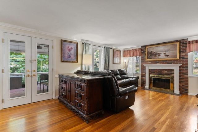 560 Worcester St, Wellesley, MA 02481