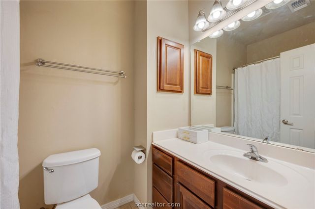 1198 Jones Butler 2901, College Station, TX 77840