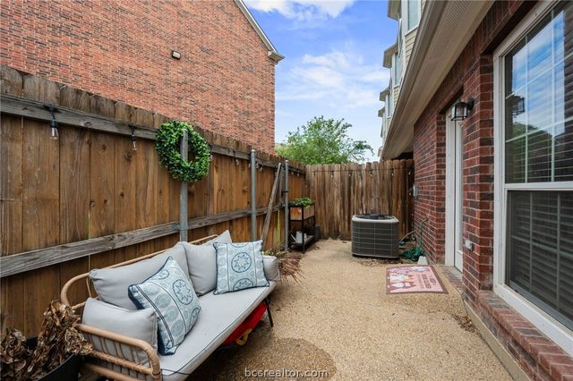 1198 Jones Butler 2901, College Station, TX 77840