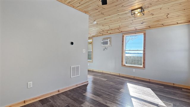 112 Iroquois Place, Cadillac, MI 49601