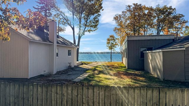 112 Iroquois Place, Cadillac, MI 49601