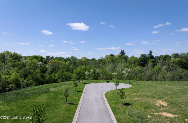 2301 Clovelly Springs Ct, Louisville, KY 40207