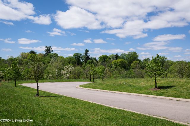 2301 Clovelly Springs Ct, Louisville, KY 40207
