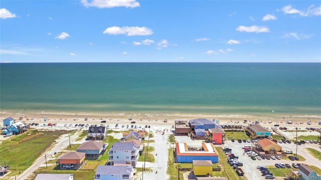 302 Ocean Avenue, Surfside Beach, TX 77541