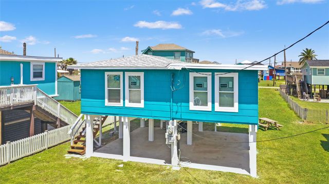 302 Ocean Avenue, Surfside Beach, TX 77541