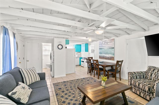 302 Ocean Avenue, Surfside Beach, TX 77541