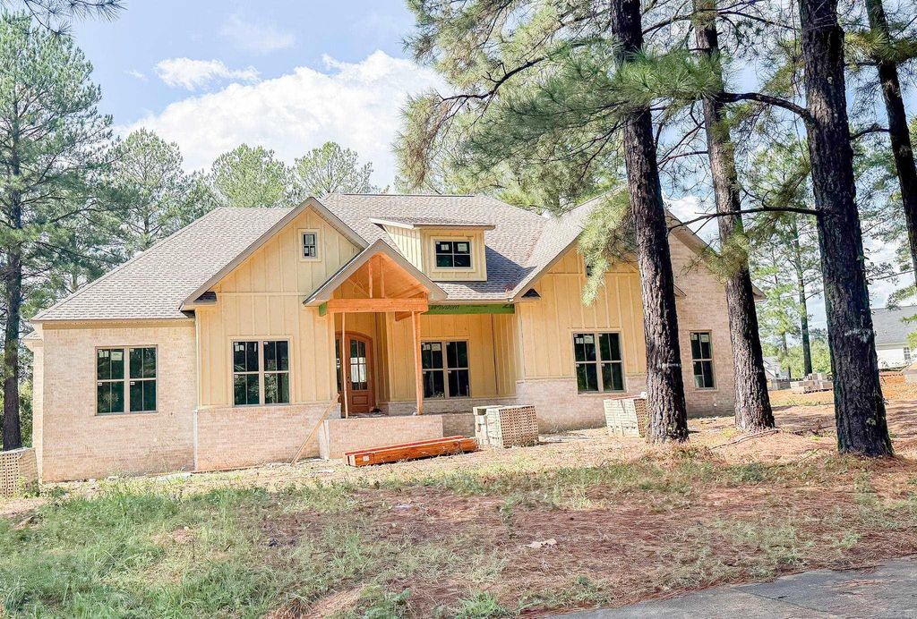 4685 College Avenue, Conway, AR 72034