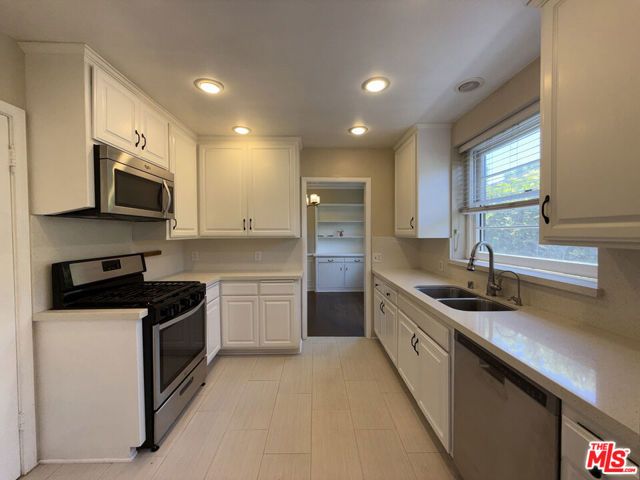 11919 Tennessee Place, Los Angeles, CA 90064