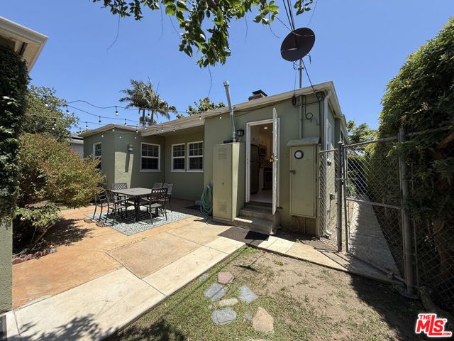 11919 Tennessee Place, Los Angeles, CA 90064