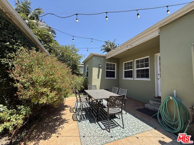 11919 Tennessee Place, Los Angeles, CA 90064
