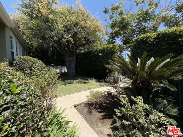 11919 Tennessee Place, Los Angeles, CA 90064