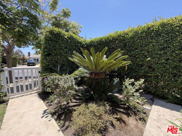 11919 Tennessee Place, Los Angeles, CA 90064