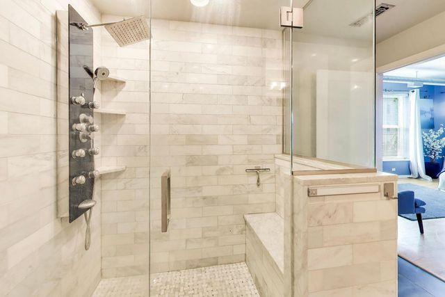 1050 W FOSTER Avenue F, Chicago, IL 60640