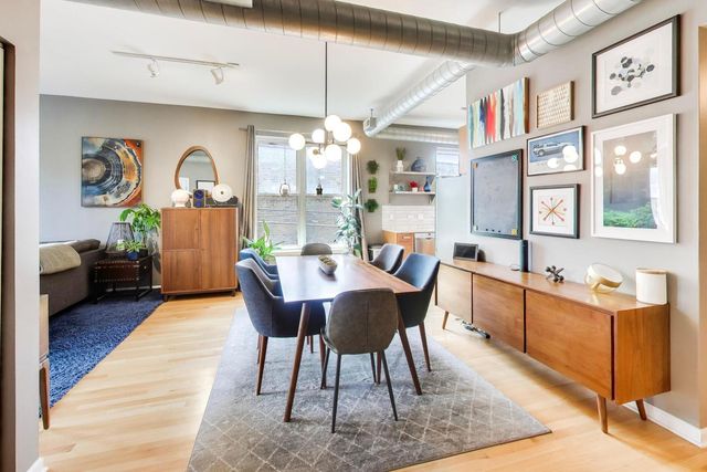 1050 W FOSTER Avenue F, Chicago, IL 60640