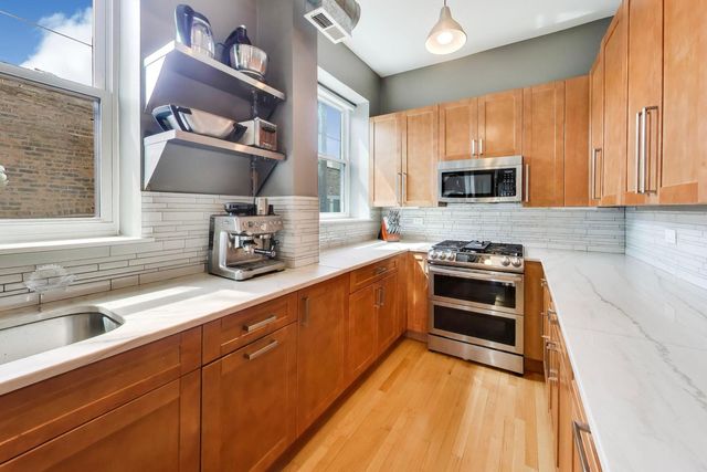 1050 W FOSTER Avenue F, Chicago, IL 60640