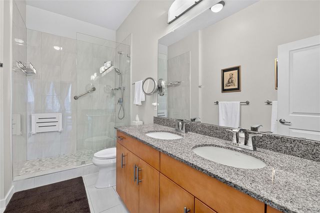 360 Nueces ST 1604, Austin, TX 78701