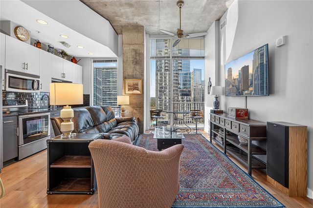 360 Nueces ST 1604, Austin, TX 78701