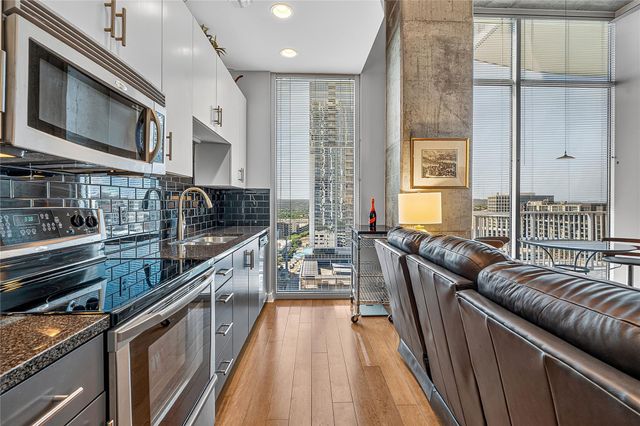 360 Nueces ST 1604, Austin, TX 78701