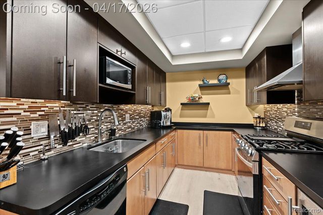 5392 Hidden Pines Drive, Genoa Township, MI 48116