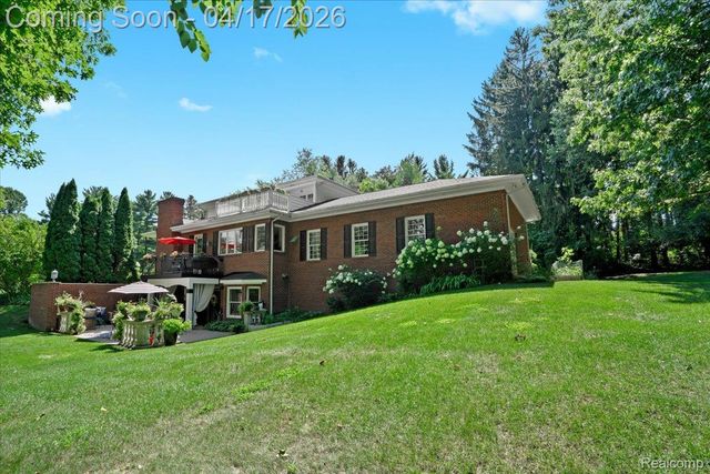 5392 Hidden Pines Drive, Genoa Township, MI 48116