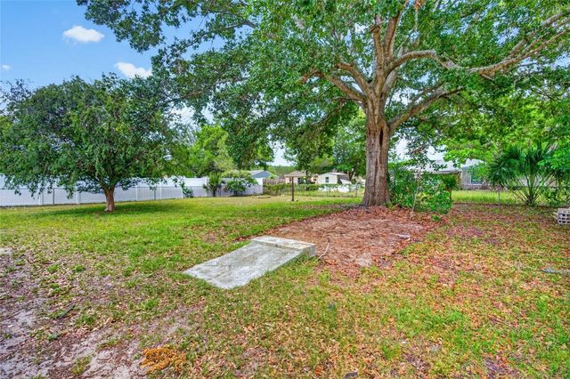 329 OAK TRACK DRIVE, Ocala, FL 34472
