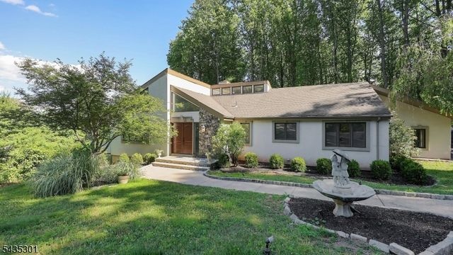2 Springdale Ln, Warren Twp., NJ 07059