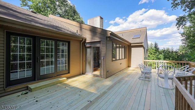 2 Springdale Ln, Warren Twp., NJ 07059