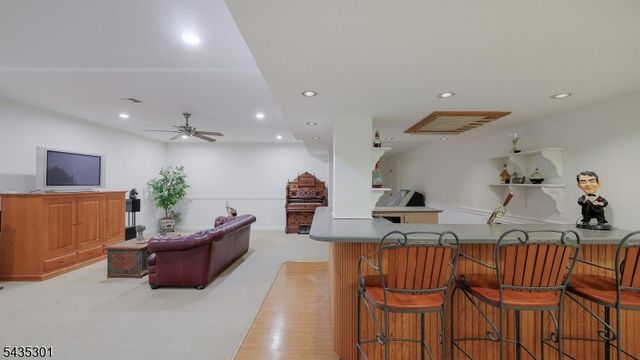 2 Springdale Ln, Warren Twp., NJ 07059