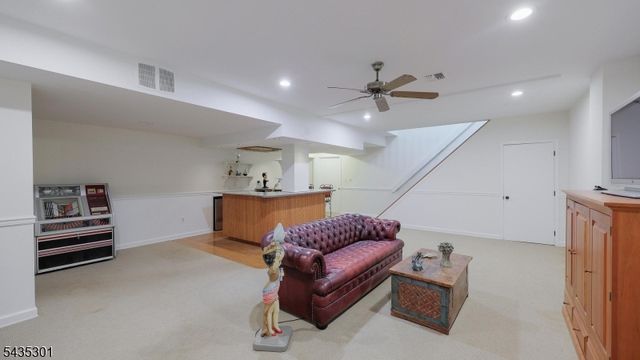 2 Springdale Ln, Warren Twp., NJ 07059