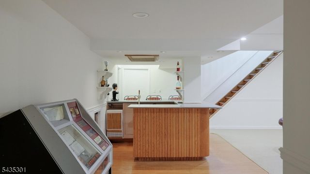 2 Springdale Ln, Warren Twp., NJ 07059