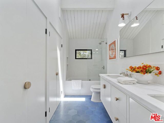 2304 Vestal Avenue, Los Angeles, CA 90026