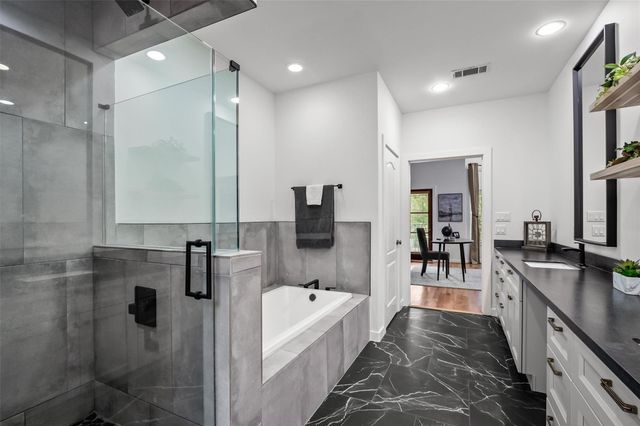 4420 Blossom Street, Houston, TX 77007