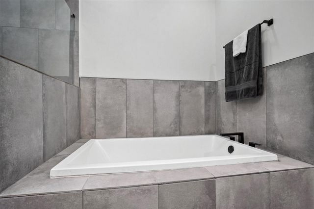 4420 Blossom Street, Houston, TX 77007