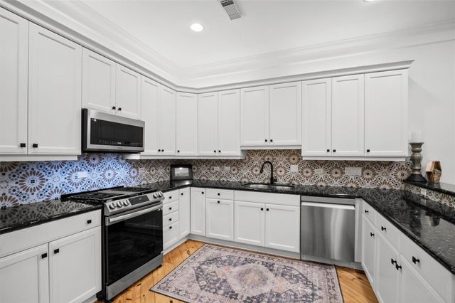 4420 Blossom Street, Houston, TX 77007