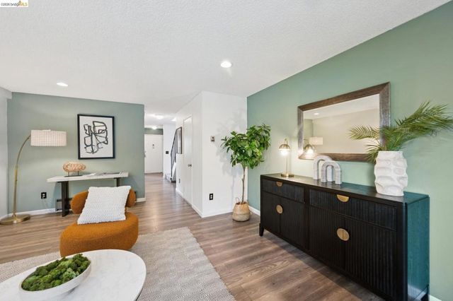 3161 Birmingham Drive 213, Richmond, CA 94806