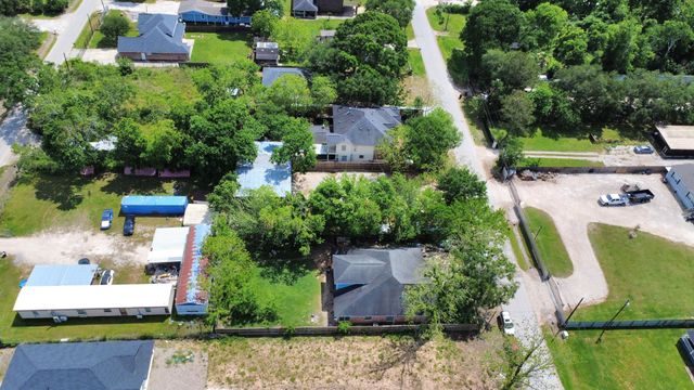 704 Cleo Street, Fresno, TX 77545