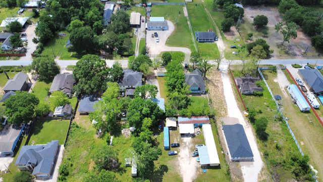 704 Cleo Street, Fresno, TX 77545