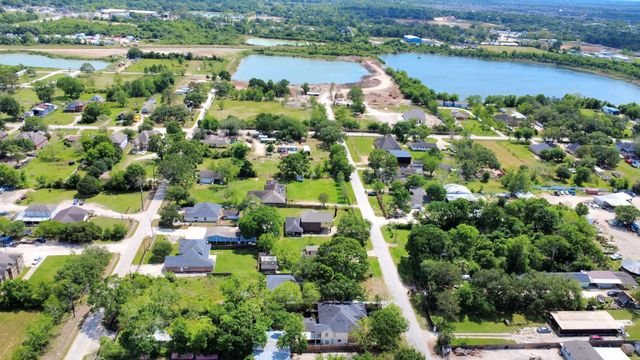 704 Cleo Street, Fresno, TX 77545