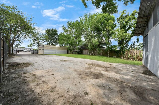 704 Cleo Street, Fresno, TX 77545
