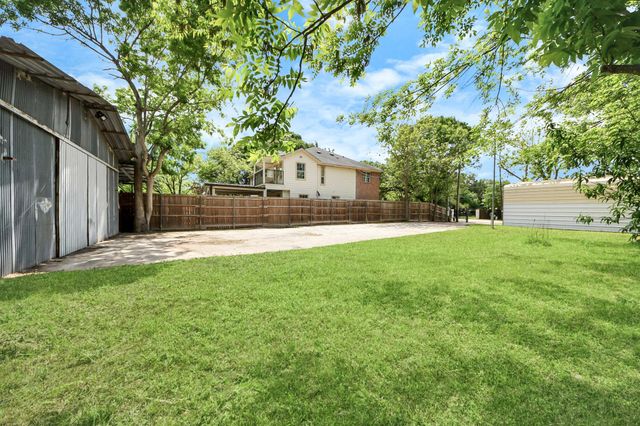 704 Cleo Street, Fresno, TX 77545