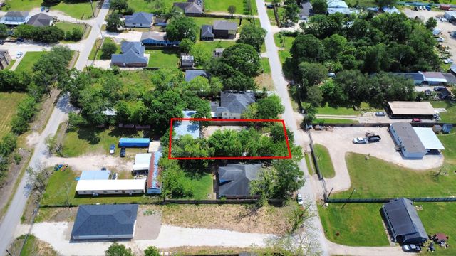 704 Cleo Street, Fresno, TX 77545