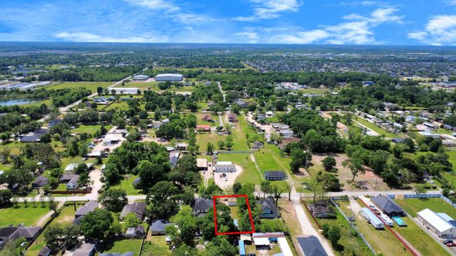 704 Cleo Street, Fresno, TX 77545